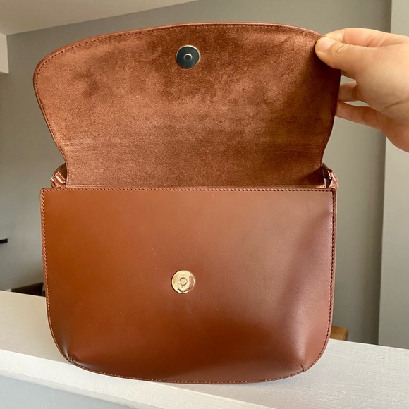 APC Sarah Shoulder flap bag in Nut Brown - Picture 4 of 9